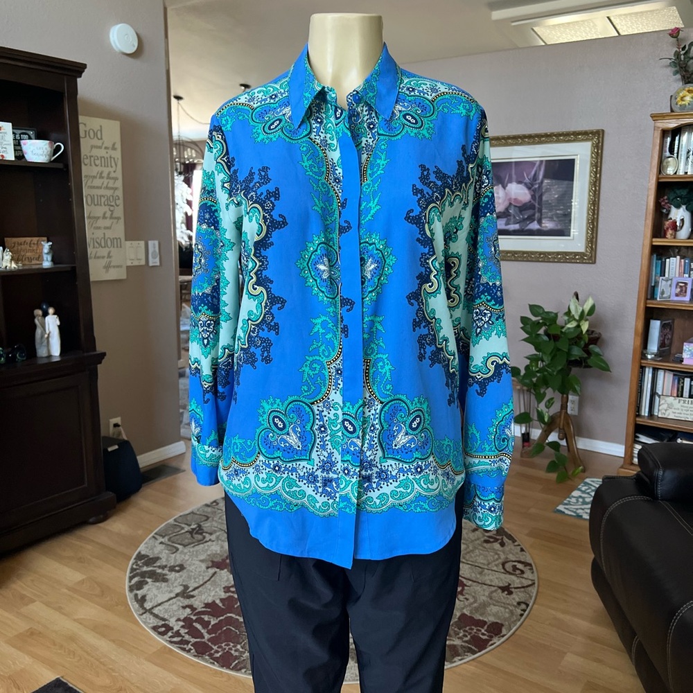 Apt 9 green, blue & black long sleeve blouse-size M